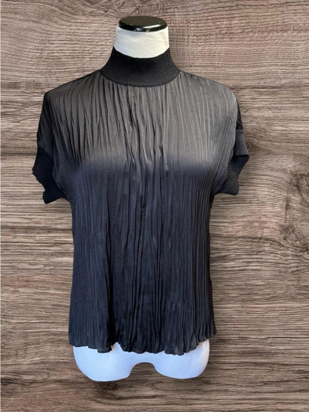 EUC Vince Rib Mock Neck Crushed Satin Popover SZ S